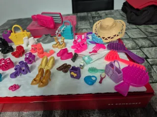 Lote Accesorios Barbie: Zapatos, Bolsos y Más
