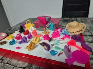 Lote Accesorios Barbie: Zapatos, Bolsos y Más