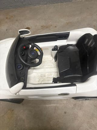 Coche eléctrico infantil – Juguete en buen estado
