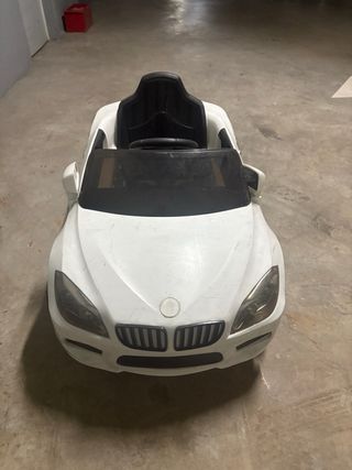 Coche eléctrico infantil – Juguete en buen estado