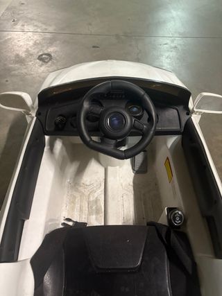Coche eléctrico infantil – Juguete en buen estado