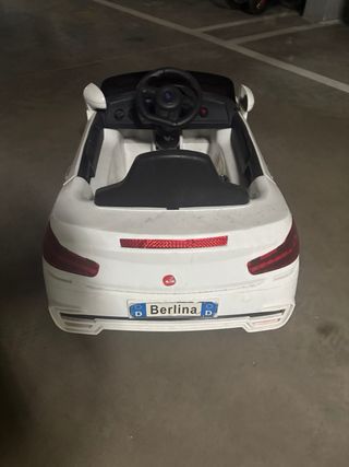 Coche eléctrico infantil – Juguete en buen estado