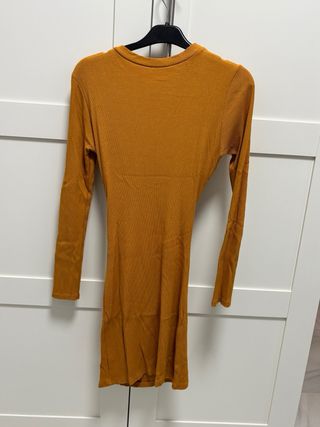 Vestido mostaza con aberturas Talla M