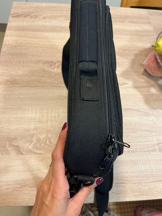 Maletín negro para ordenador portátil