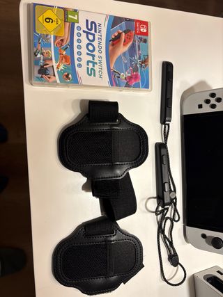 Nintendo Switch OLED + 4 Giochi + Controller Pro
