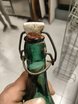 29 bottiglie antiche + espositore