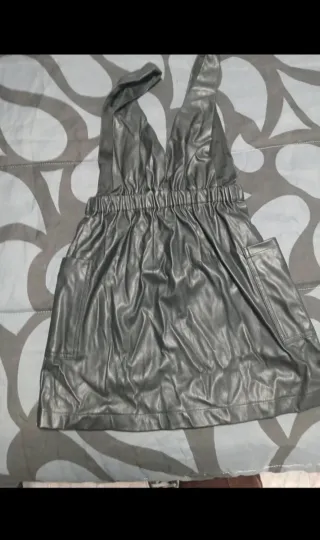 Peto falda polipiel negro