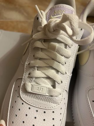 Nike Air Force 1 Blancas y Amarillas