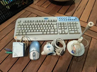 Lote Teclado, Ratón y Micrófono Logitech