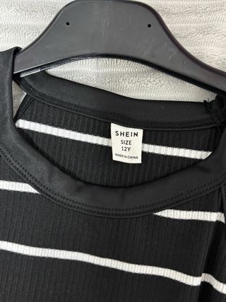 Vestido de rayas negro y blanco niña