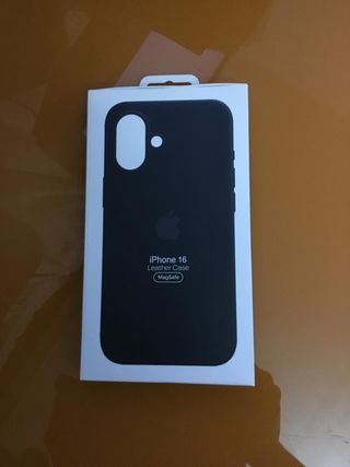 Confezione Custodia Apple iPhone 16 + Protezioni