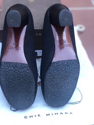 Zapatos Chie Mihara Piel Tacón 8cm Negros