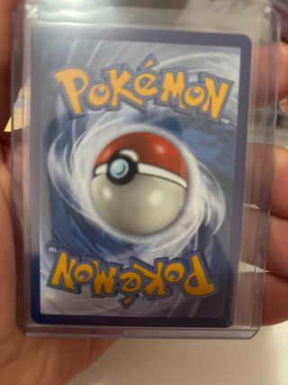 Carta Pokémon Entrenador Exilio de Giovanni