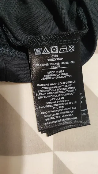 Camiseta Gap gris oscura talla SMALL.