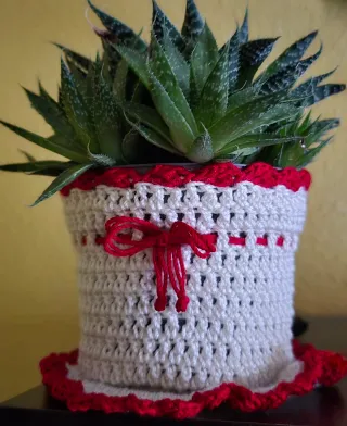 Funda y tapete crochet maceta rojo/blanco