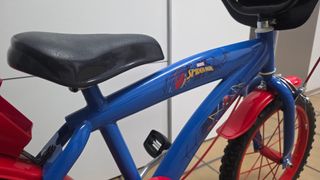 Bicicleta Infantil Spider-Man 16 con ruedines