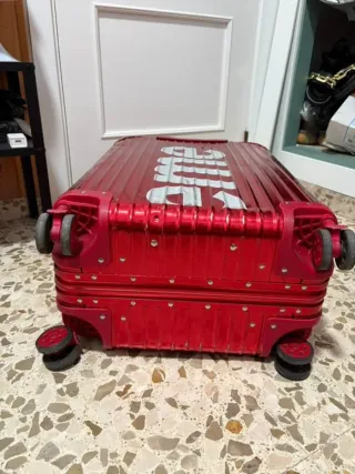Maleta Supreme x Rimowa Roja