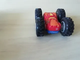 Macchina giocattolo rossa e blu Reversibile