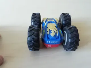 Macchina giocattolo rossa e blu Reversibile