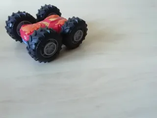 Macchina giocattolo rossa e blu Reversibile