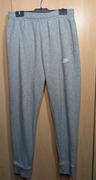 Pantalones vaqueros zara y pantalon de chandal gri