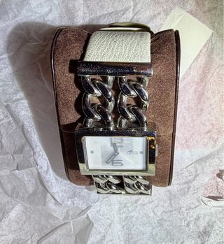 Reloj Lotus Elegante Plata y Blanco