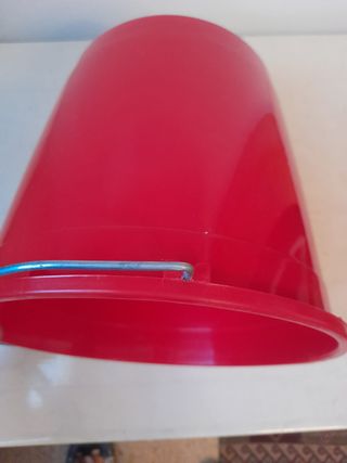 Secchio graduato 10 Litri con beccuccio - Rosso