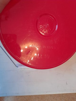 Secchio graduato 10 Litri con beccuccio - Rosso