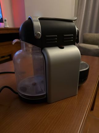 Cafetera Nespresso DeLonghi