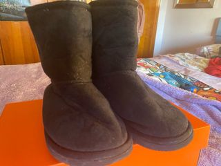 Botas tipo UGG Negras