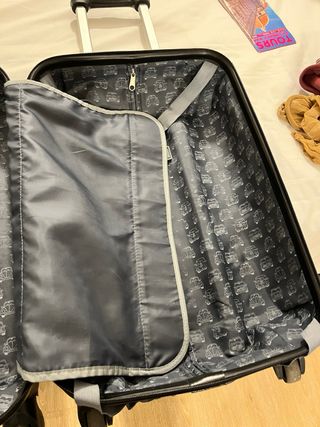 Maleta de cabina negra con estampado