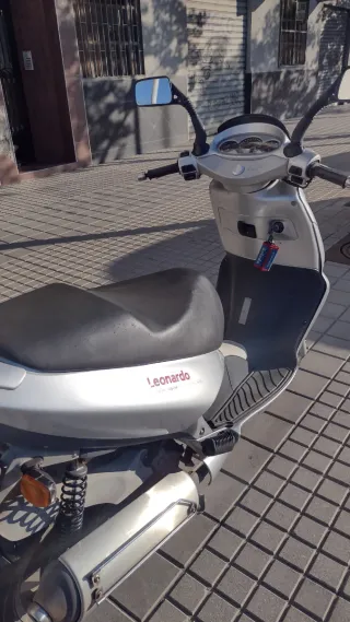 Aprilia Leonardo 150 Scooter