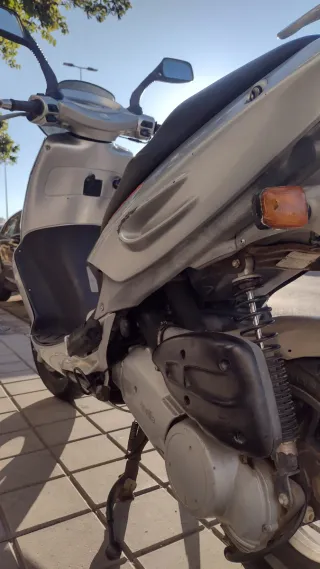 Aprilia Leonardo 150 Scooter