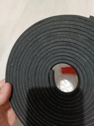 Guarnizione adesiva multiuso nera a cellule chiuse