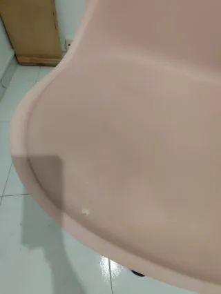 Sillas de escritorio rosas y grises