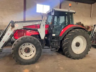 Tractor Massey Ferguson 8240 con pala.