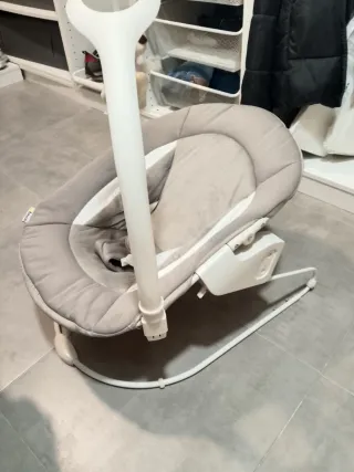 Trona de madera y hamaca incluida para bebé