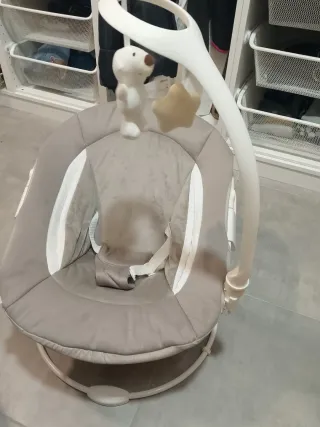 Trona de madera y hamaca incluida para bebé