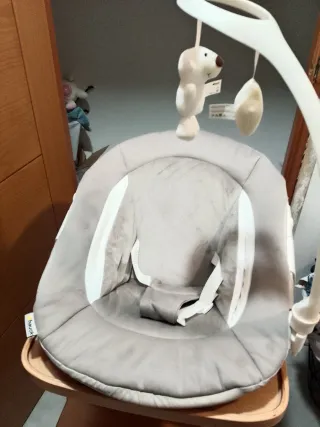 Trona de madera y hamaca incluida para bebé