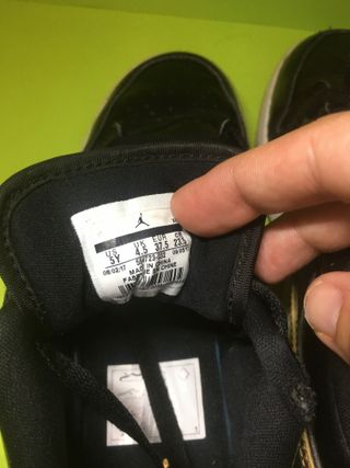Nike Air Jordan 1 Low Negro Dorado