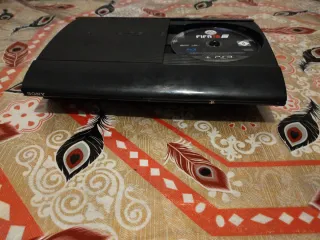 PS3 SUPER SLIM NEGRA + FIFA 18
