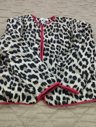 Casaco acolchoado padrão leopardo S