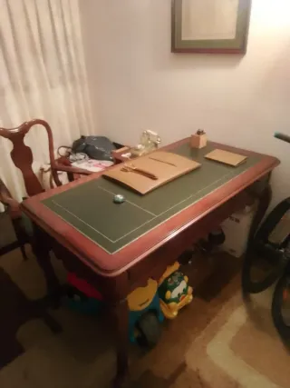 Mesa escritorio y silla madera piel