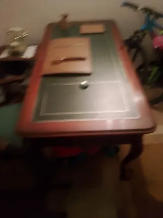 Mesa escritorio y silla madera piel