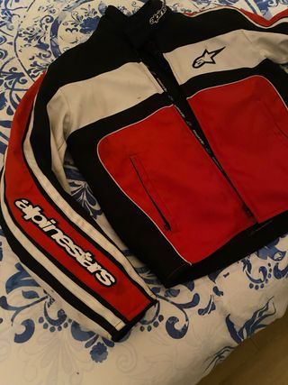 Chaqueta de moto Alpinestars roja y negra