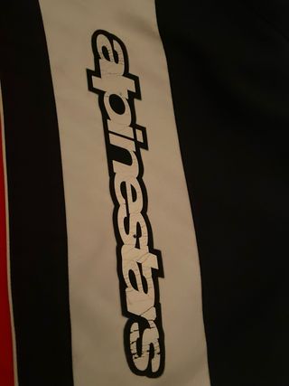 Chaqueta de moto Alpinestars roja y negra