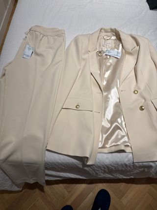 Traje Guess Beige Chaqueta y Pantalón