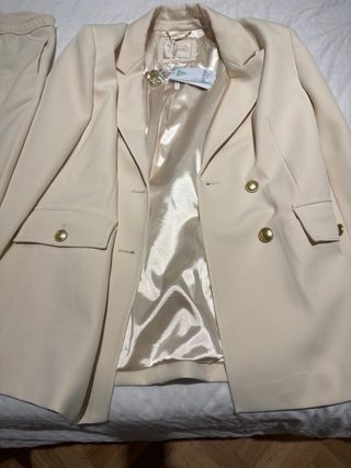 Traje Guess Beige Chaqueta y Pantalón