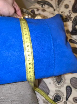 Bolso piel azul Klein asas doradas y asa larga