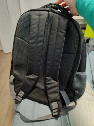 Mochila Boomerang Negra y Gris